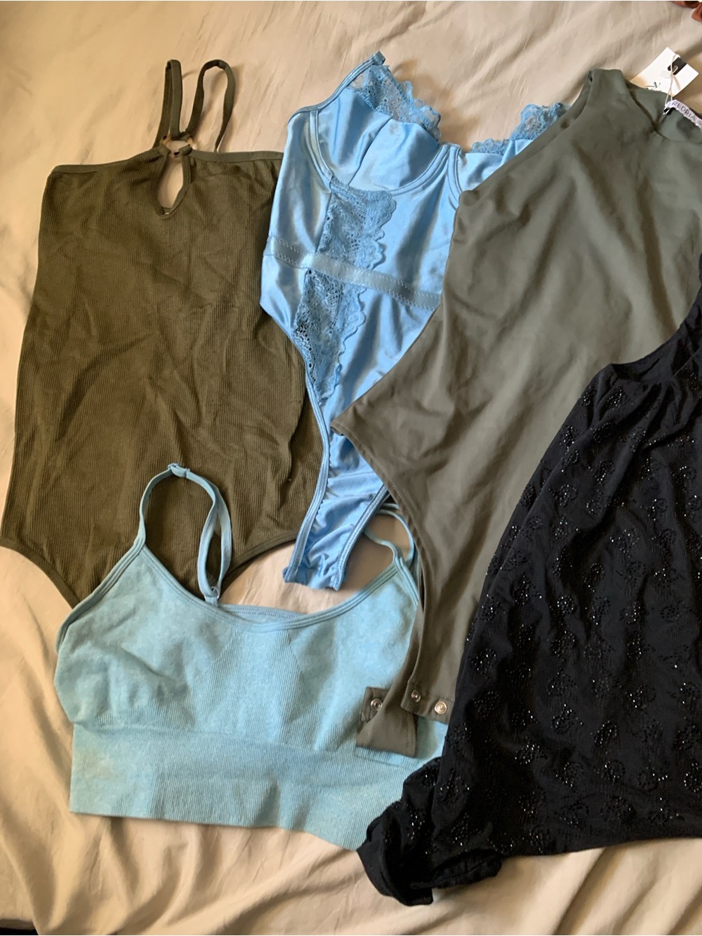TOPS BUNDLE ‼️ - Picture 2 of 9